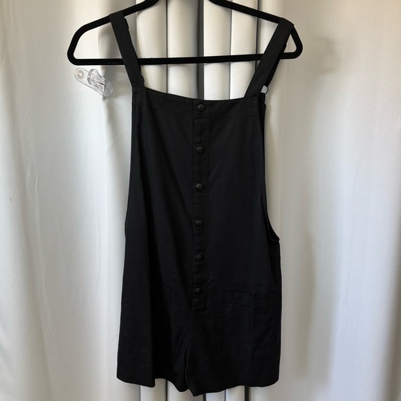 NWOT Women’s Volcom Black Button-Front Romper - Picture 1 of 3